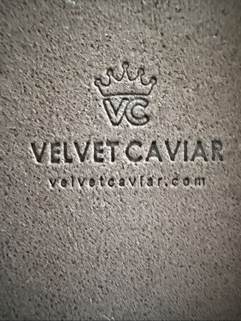 Velvet Caviar iPhone 15 Pro Max Crown Leopard Print Brown & Cream Phone Case Set - Picture 4 of 5